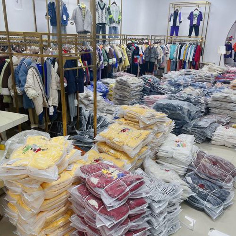 品牌服装代理：把握时代的机遇与挑战